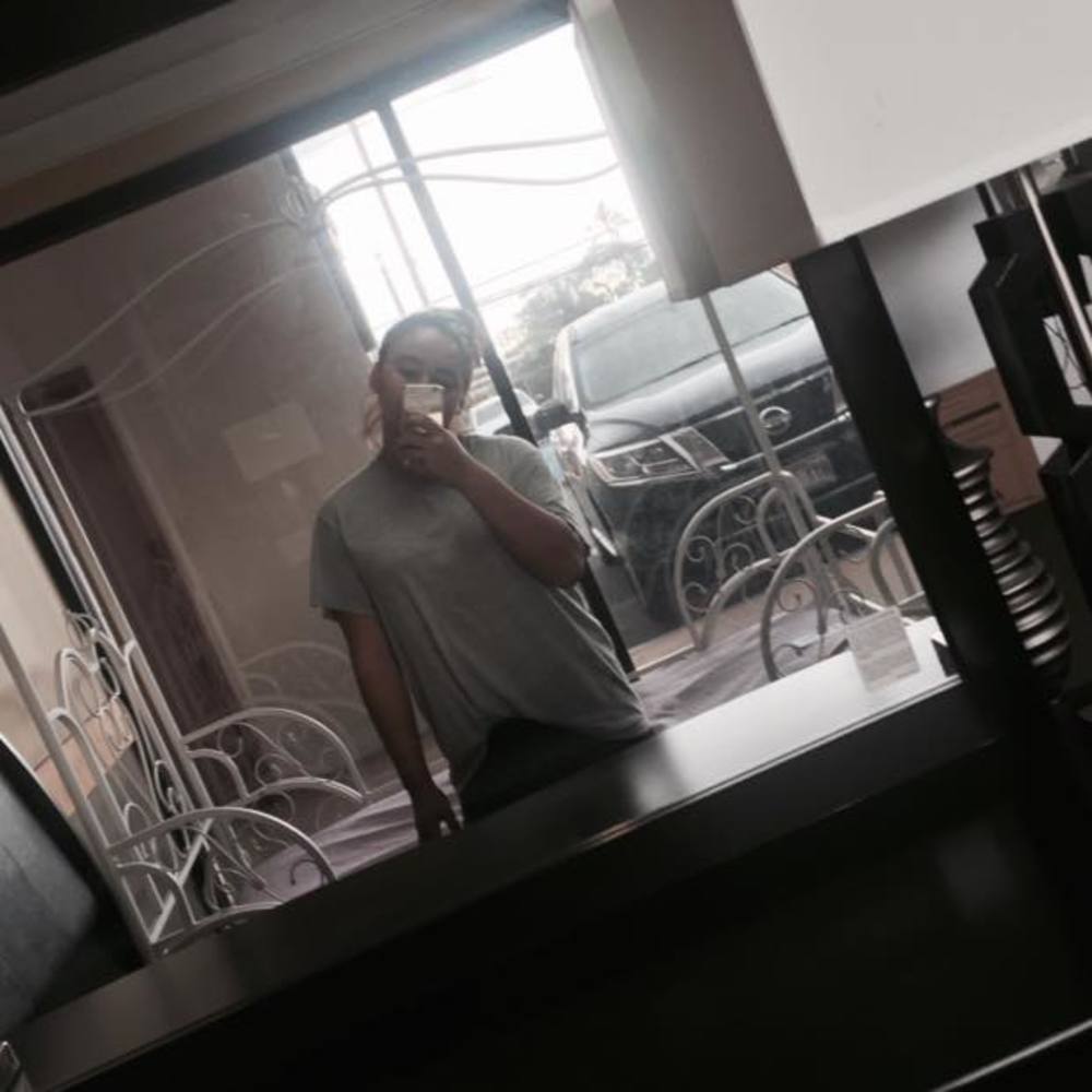 Meet your Posher, Azia